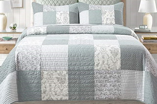 Tap/Click image to see details. Lush quilt by New New Horison Handicraft.