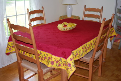 Jeté Piqué cadrée tablecloth Image for Jeté Piqué cadrée