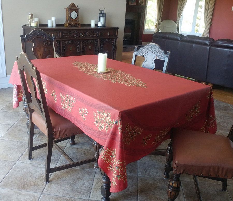 Clos des Oliviers rouge rectangular Tablecloth. Image for Clos des Oliviers rouge