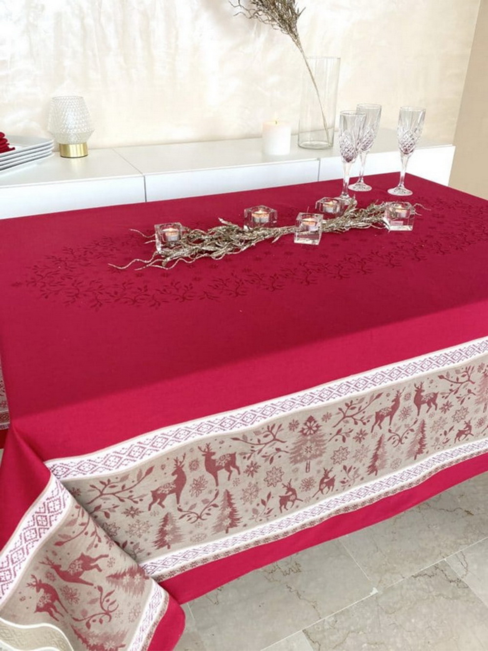 Image for Vars cardinal coated tablecloth in rectangular dimension