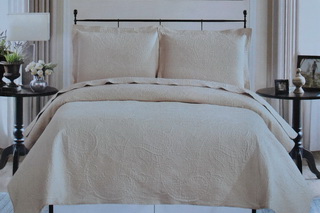 Tap/Click image to see details. Coverlet Beige-Paisley by Victoriana.